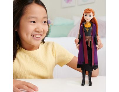 Mattel Frozen panenka Anna ve fialovým plášti 29 cm