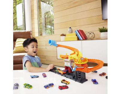Mattel Hot Wheels City Hladová kobra útočí na pizzerku
