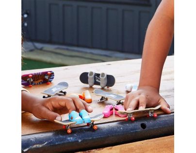 Mattel Hot Wheels fingerboard a boty 10,5 cm Chirping Trickster