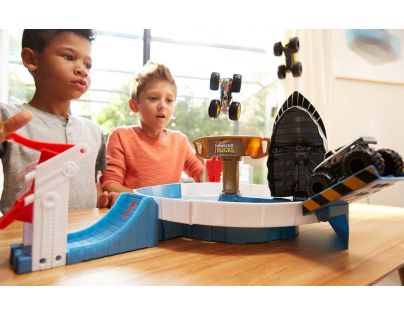 Mattel Hot Wheels Monster trucks žraločí útok