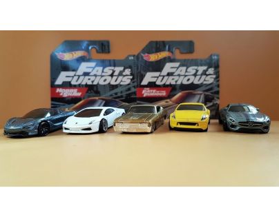 Mattel Hot Wheels Tématické auto Klasická kolekce 15 Mercedes AMG GT