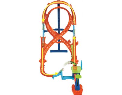 Mattel Hot Wheels Vertikální osmičková dráha