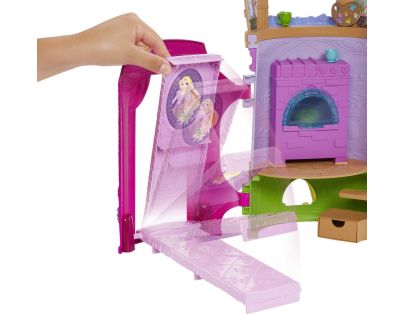 Mattel Hrací sada Věž s panenkou Locika a princ - Poškozený obal