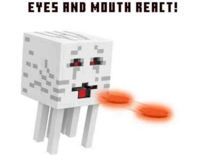 Mattel Minecraft Ďas střílející ohnivé koule