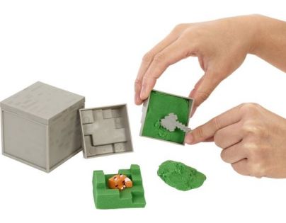 Mattel Minecraft mini těžba Sekera