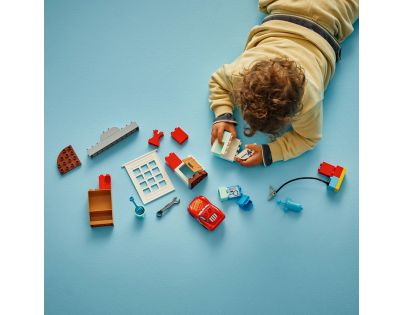 LEGO® DUPLO® Disney 10456 McQueen a návštěva v garáži doktora Hudsona