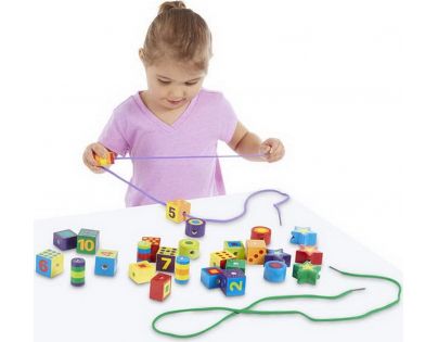 Melissa & Doug Navlékání dřevěných tvarů