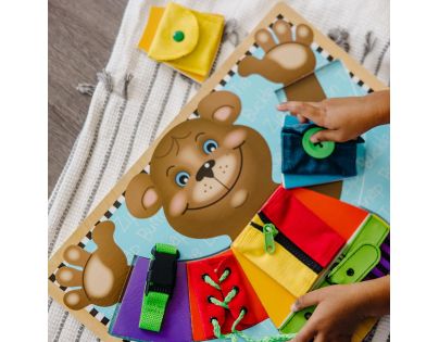 Melissa & Doug základní výuka oblékání