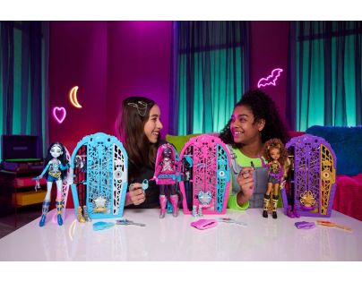 Monster High Skulltimate Secrets Hauntlywood Mysteries panenka - catty