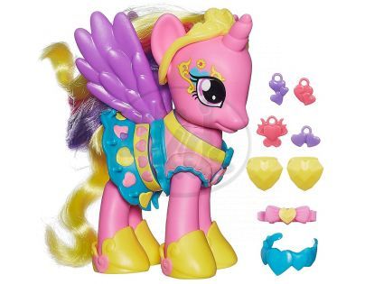My Little Pony Kouzelný poník s oblečky a doplňky - Princess Cadance