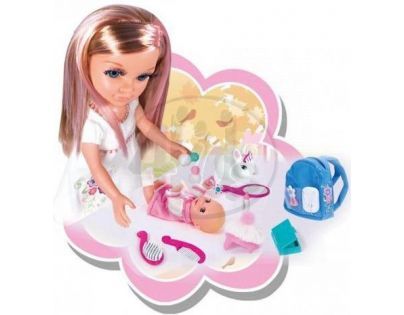 Famosa 6801 - Nancy na procházce se sestřičkou