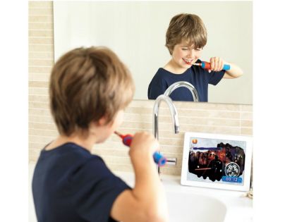 Oral-B dětský elektrický kartáček Vitality Star Wars