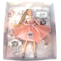 Panenka, růžové šaty 2 2