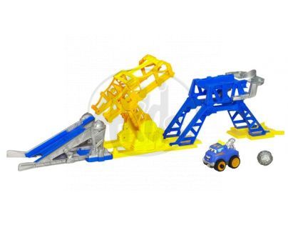 Překážková dráha s houpacím mostem a autíčkem na el. pohon Tonka