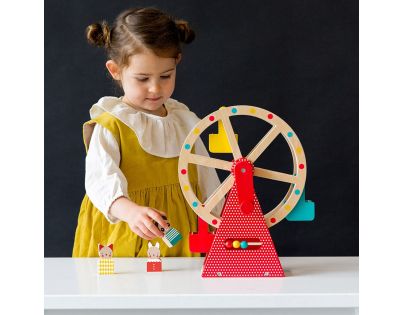 Petitcollage Dřevěné ruské kolo