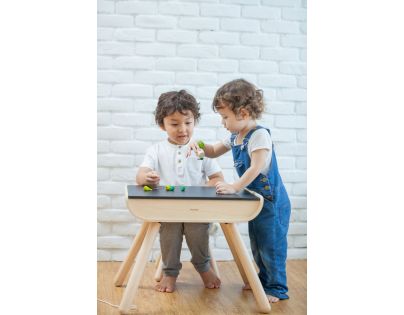 Plan Toys Dětský stolek se židlí černý