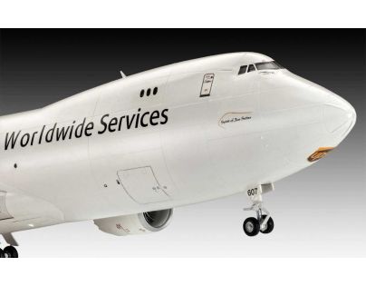 Revell Plastic ModelKit letadlo Boeing 747-8F UPS 1:144