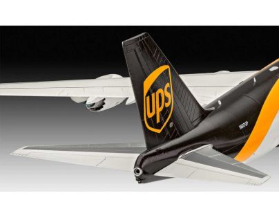 Revell Plastic ModelKit letadlo Boeing 747-8F UPS 1:144