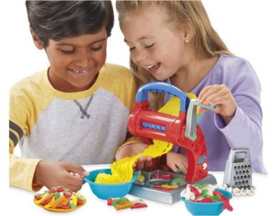Play-Doh Party Sada s mlýnkem na výrobu těstovin