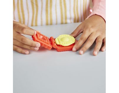Play-Doh Sada s mlýnkem na výrobu těstovin