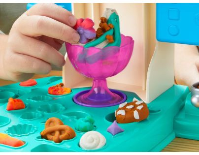 Play-Doh Zakřivená zmrzlinárna