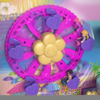 Polly Pocket Prázdninové letovisko v kufříku, 4 pidi panenky, doplňky HKV43 4