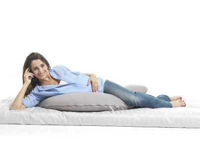 Red Castle Kojící polštář BIG FLOPSY, biobavlna (slonovina)