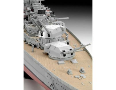 Revell Plastic ModelKit loď Battleship Bismarck 1:350
