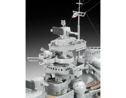 Revell Plastic ModelKit loď Battleship Bismarck 1:350
