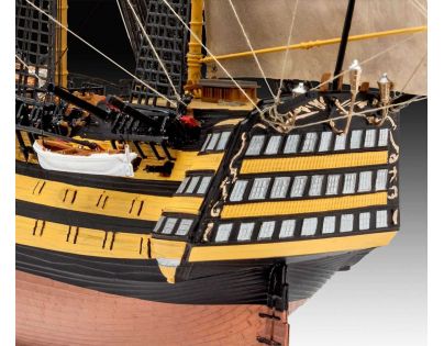 Revell Plastic ModelKit loď H.M.S. Victory 1 : 225