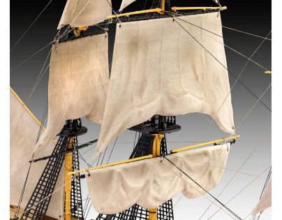 Revell Plastic ModelKit loď H.M.S. Victory 1 : 225