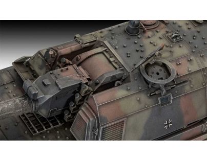 Revell Plastic ModelKit tank Panzerhaubitze 2000 1:35