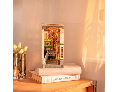 RoboTime miniatura domečku Slunečné městečko RoboTime miniatura domečku Slunečné městečko