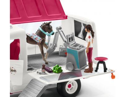 Schleich Horse Club Nová mobilní veterinární klinika s klisnou a ošetřovatelem