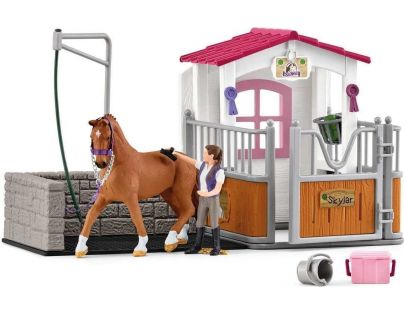 Schleich Mycí stanice pro koně se stájí