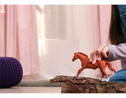 Schleich Zvířátko - hřebec anglického plnokrevníka