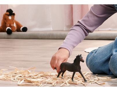 Schleich Zvířátko - klisna anglického plnokrevníka