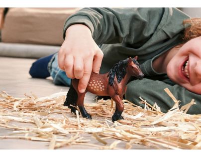 Schleich Zvířátko - klisna severošvédského chladnokrevníka