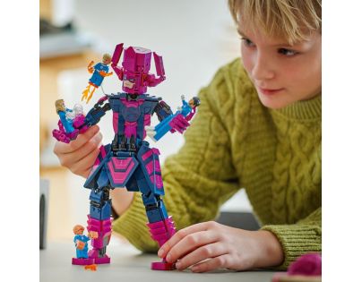 LEGO® Marvel 76316 Fantastická čtyřka vs. sestavitelná figurka Galactuse