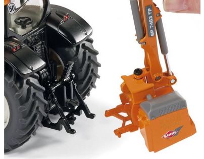 Siku Farmer Traktor se zadní sekačkou 1:32