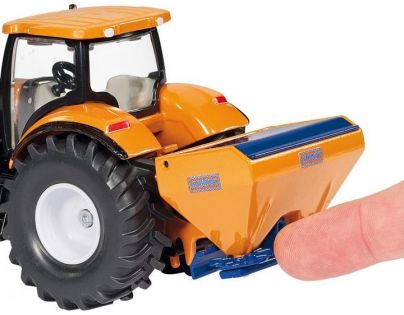 Siku Super Traktor s přední radlicí a sypačem soli 1:50