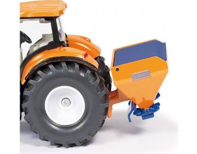 Siku Super Traktor s přední radlicí a sypačem soli 1:50