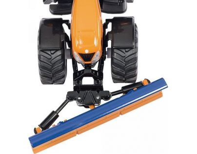 Siku Super Traktor s přední radlicí a sypačem soli 1:50
