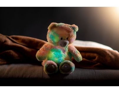 Teddies Snílek medvěd duhový plyš 40 cm na baterie