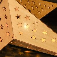 Solight LED dřevěná vánoční hvězda, závěsná, časovač, 20x LED, 65cm, 2x AA 5