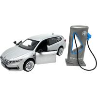Sparkys 1:35 Škoda Superb IV Combi Stříbrně šedá + nabíjecí stanice 3
