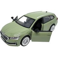 Sparkys 1:35 Škoda Superb IV Combi zelené 3