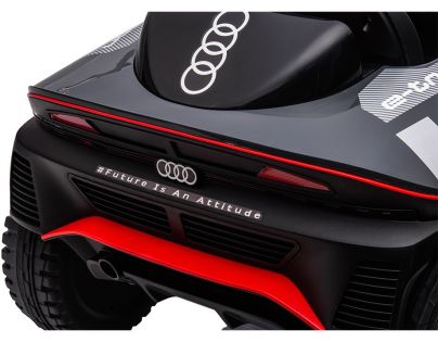Sparkys Dětské elektrické auto Audi RS Q E-TRON + dálkový ovladač