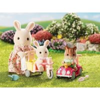Sylvanian Families Mamka bílý králík s hrajícími si mláďaty 3