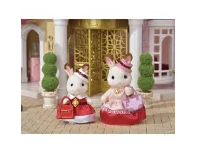 Sylvanian Families Město chocolate Dvě králičí kamarádky v elegantních šatech